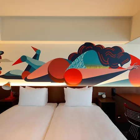 Hotel Groove Shinjuku, A Parkroyal Hotel-3